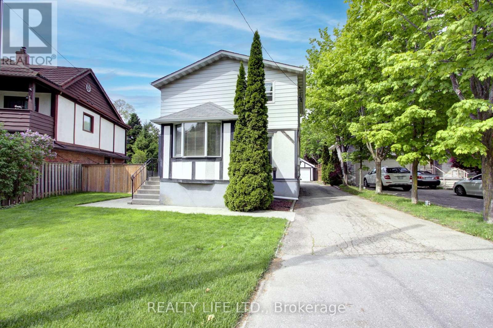 48 Bonnyview Dr, Toronto, ON M8Y 3G6
