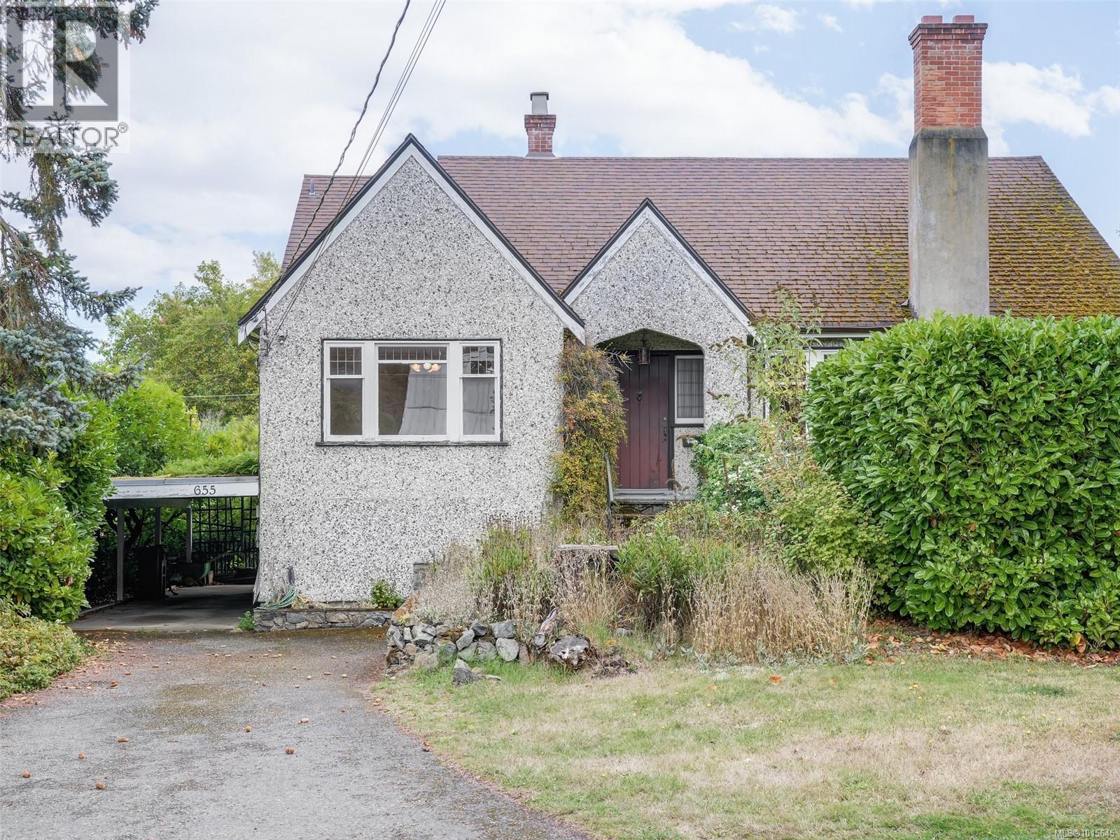 655 Linkleas Ave, Oak Bay, BC V8S 5C2