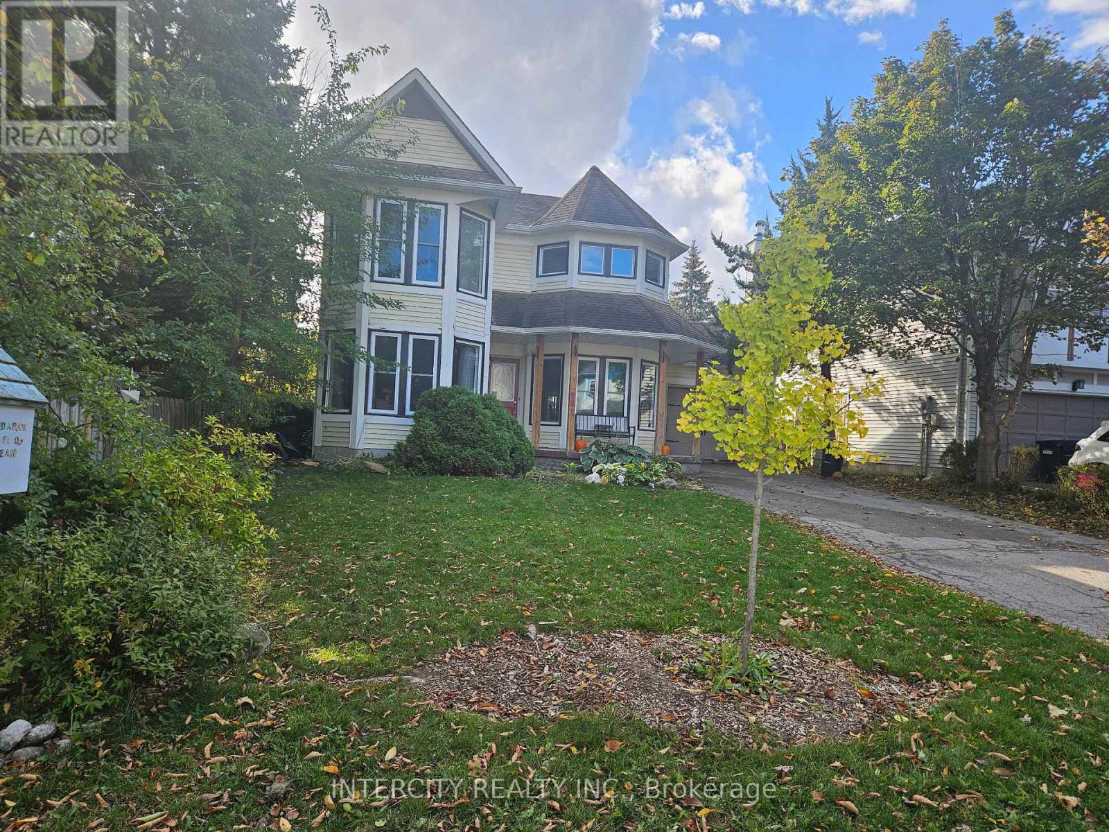 981 Linden St S, Innisfil, ON L9S 1W6