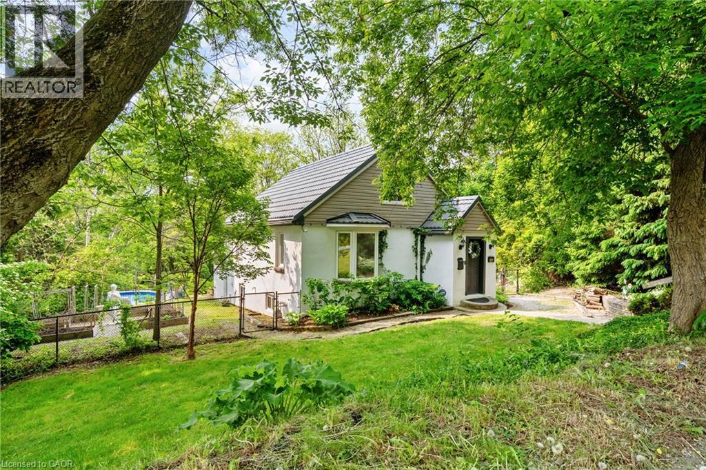 376 Old Guelph Rd, Hamilton, ON L9H 5V4