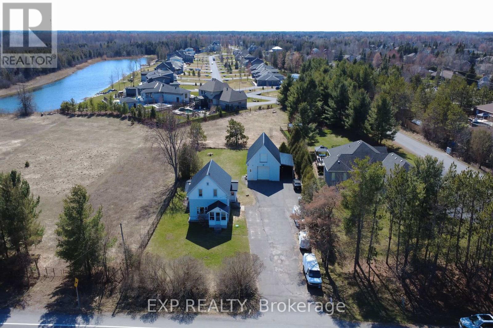 1558 Stagecoach Rd, Ottawa, ON K4P 1G6