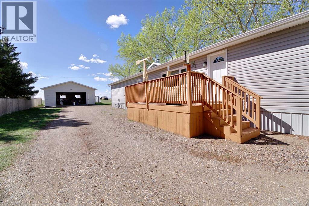 120 North Ave, Enchant, AB T0K 0V0