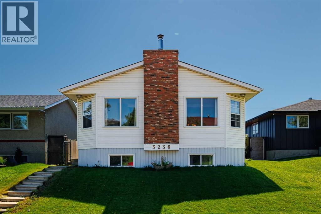 3236 Doverville Cres SE, Calgary, AB T2B 1T9