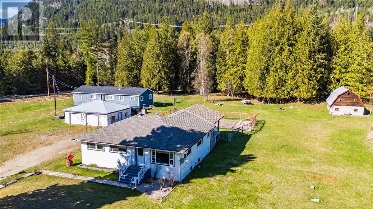3006 Highway 6 Hwy, Slocan Park, BC V0G 2E0