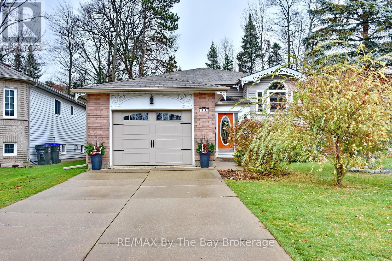 97 Glen Eton Rd, Wasaga Beach, ON L9Z 1E8