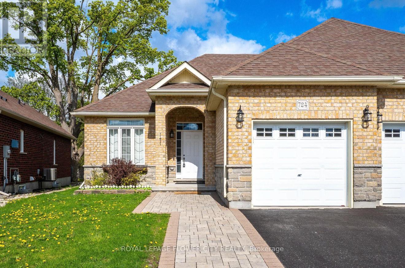 724 Garden Ct, Woodstock, ON N4T 1W6