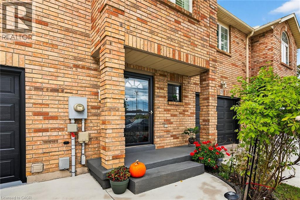 25 Vulcan Ct, Hamilton, ON L8E 5W7