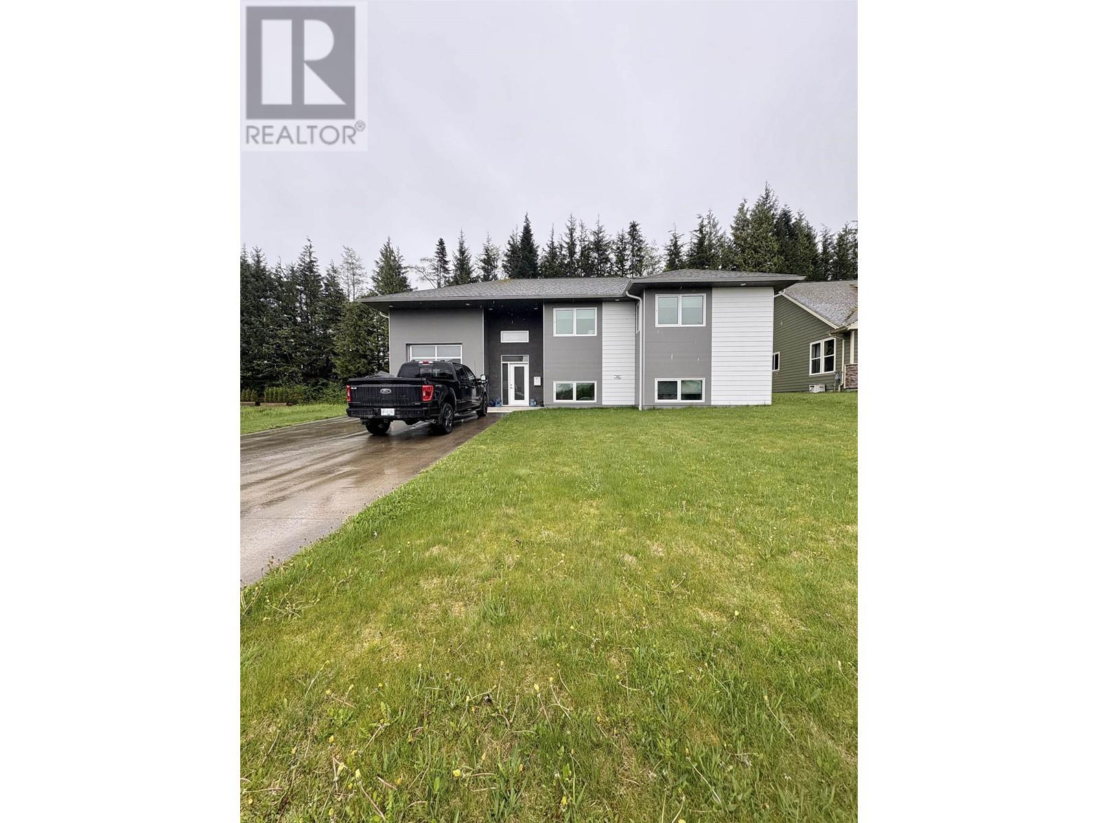 49 Wozney St, Kitimat, BC V8C 2S2