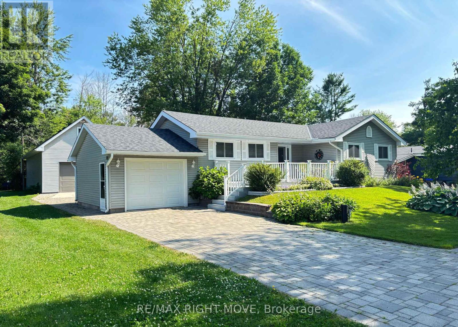 3705 Shadow Creek Rd, Severn, ON L3V 0V8