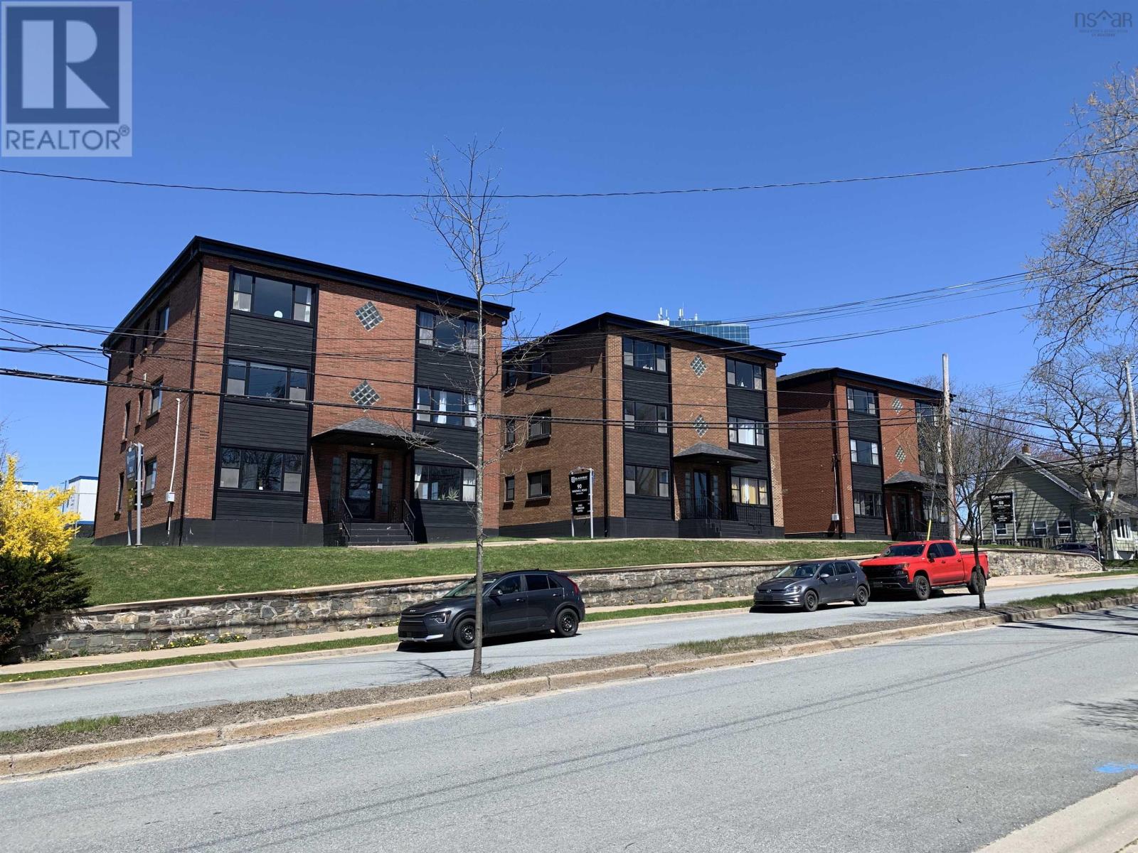 88 Windmill Rd 90 90a Rd, Dartmouth, NS B3A 1C7