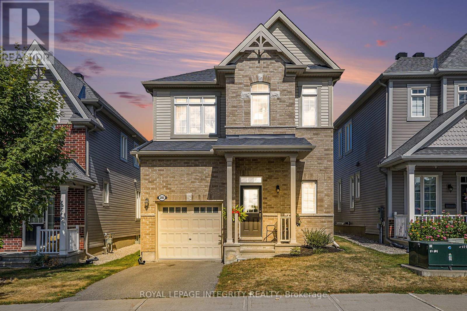 285 Meadowbreeze Dr, Ottawa, ON K2M 3A6