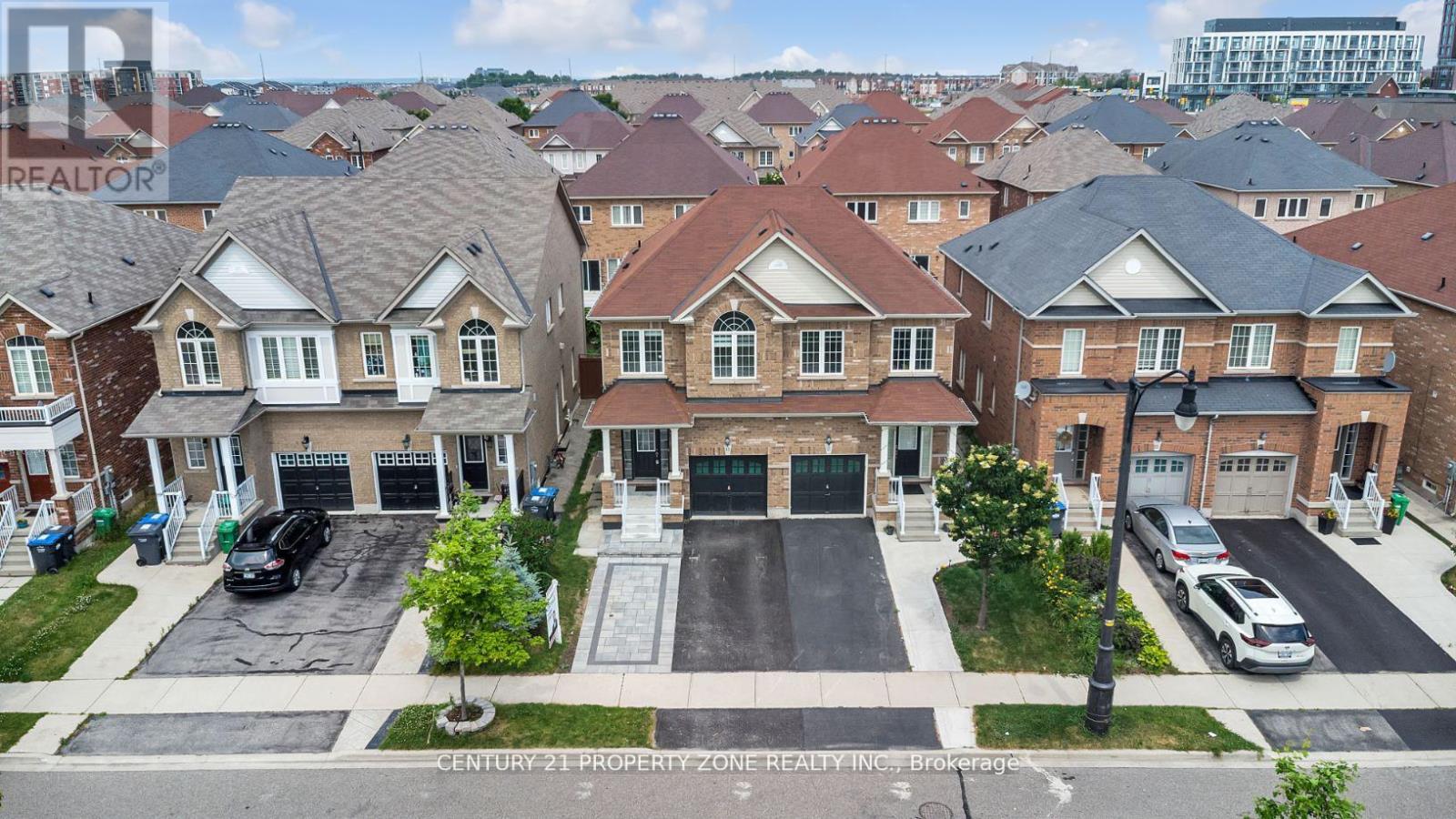 17 Crumlin Cres, Brampton Credit Valley, ON L6X 0Y4