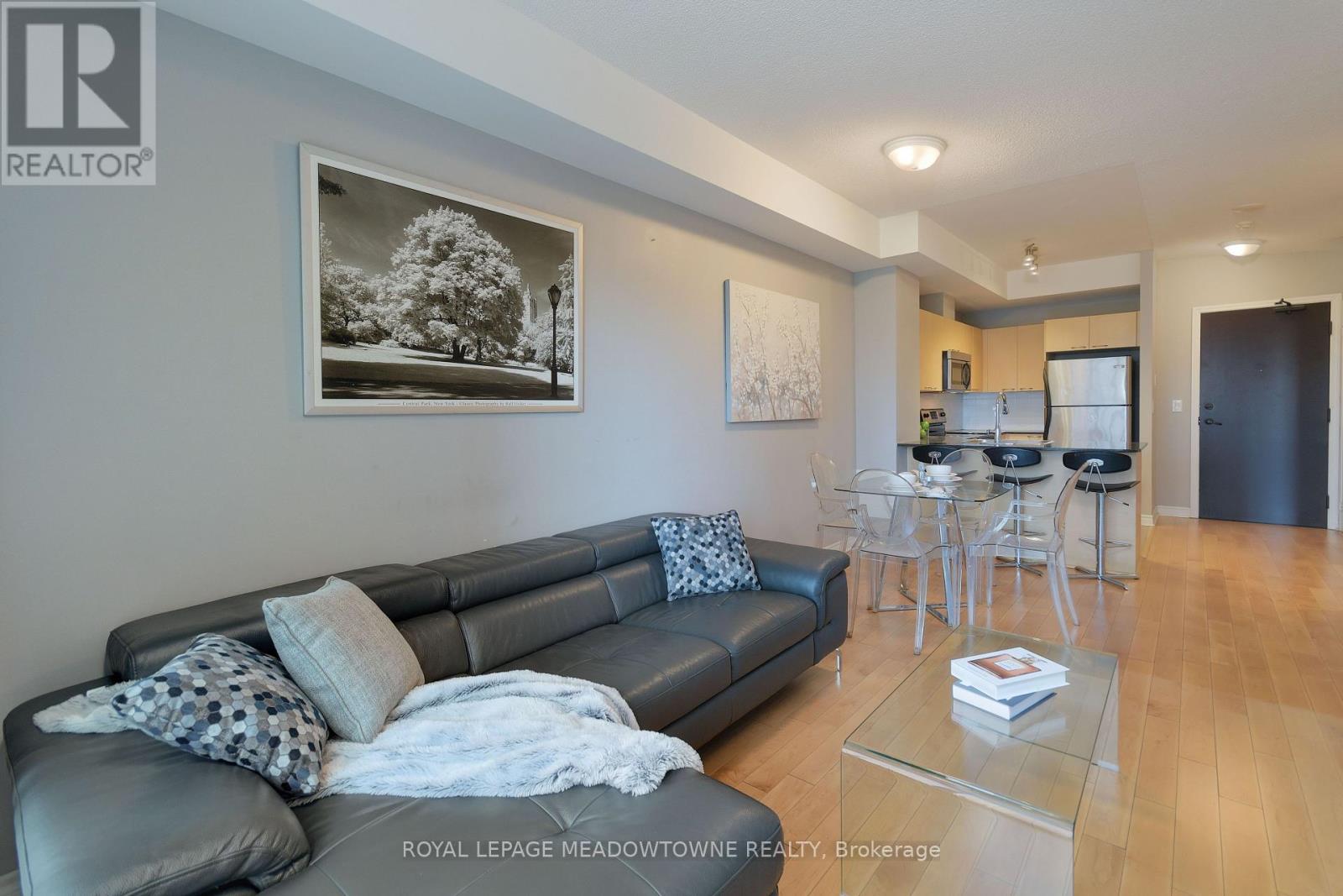 307 385 Prince Of Wales Dr, Mississauga, ON L5B 0C6