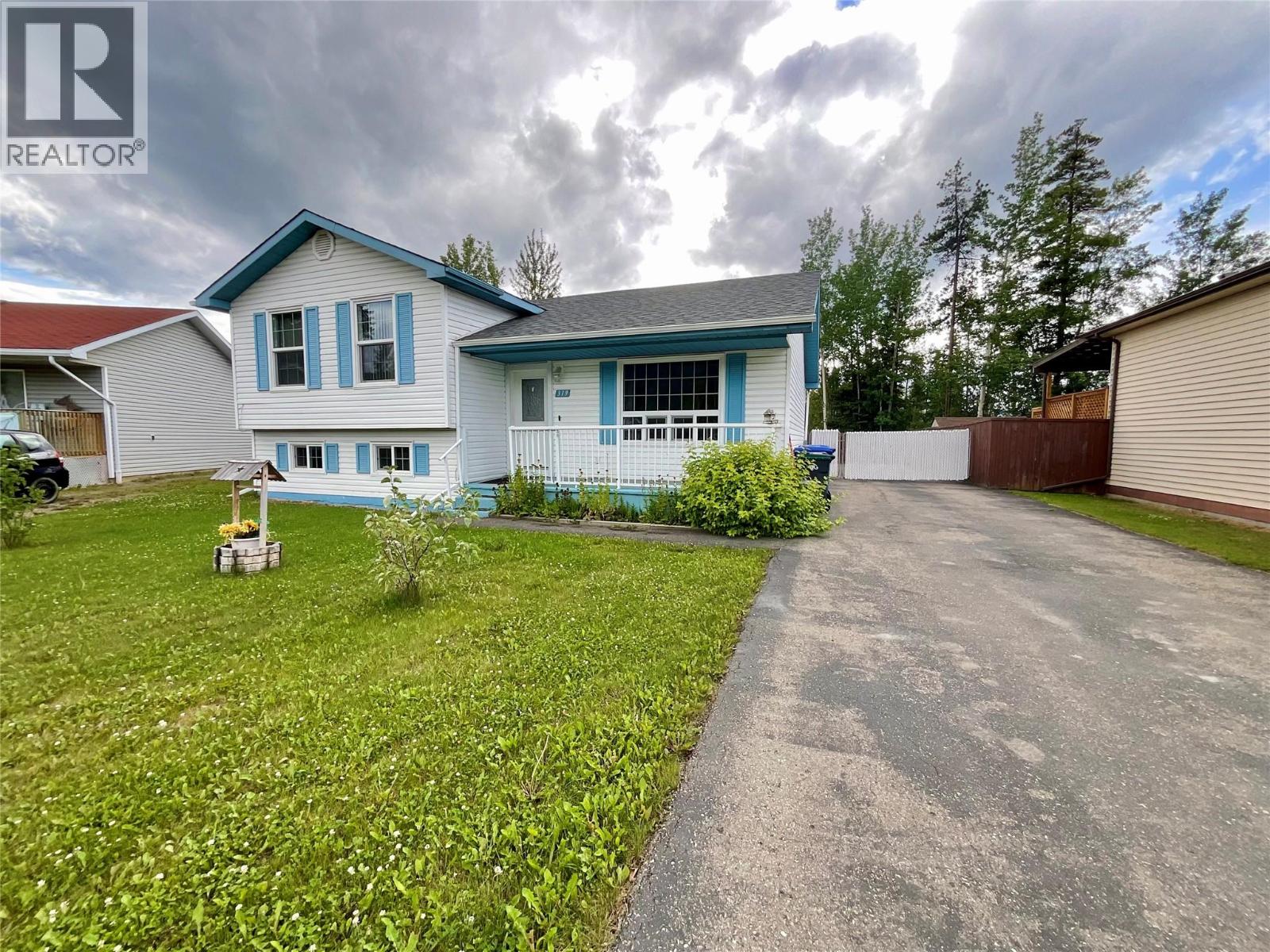 319 Peace River Cres, Tumbler Ridge, BC V0C 2W0