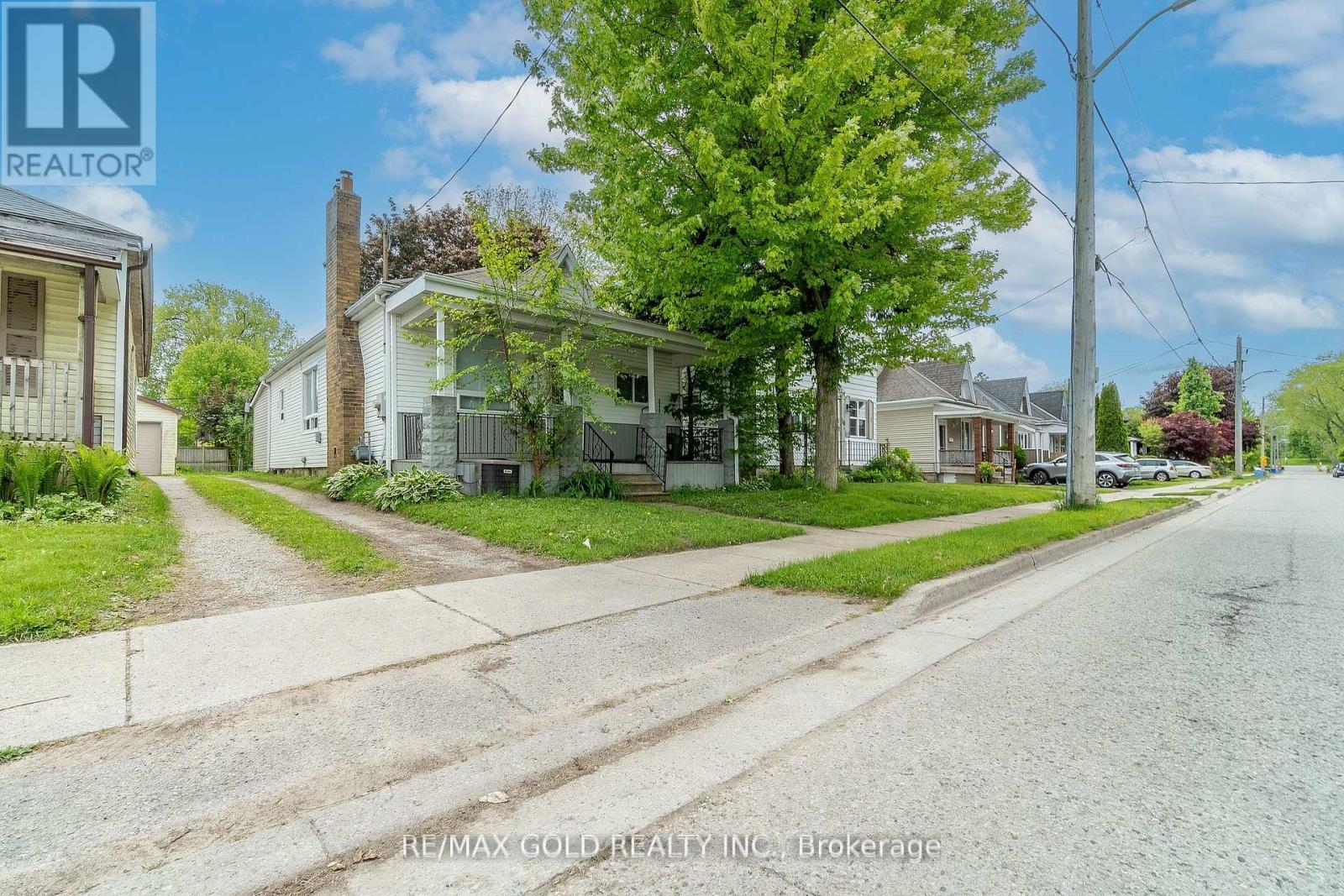 14 Wyatt St, London, ON N6H 1A7