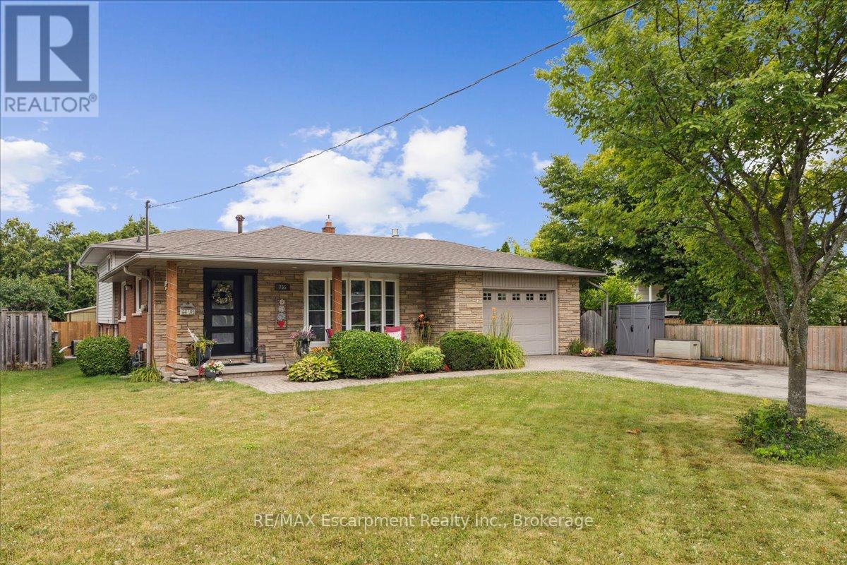 755 Parker Cres, Burlington, ON L7R 3A5