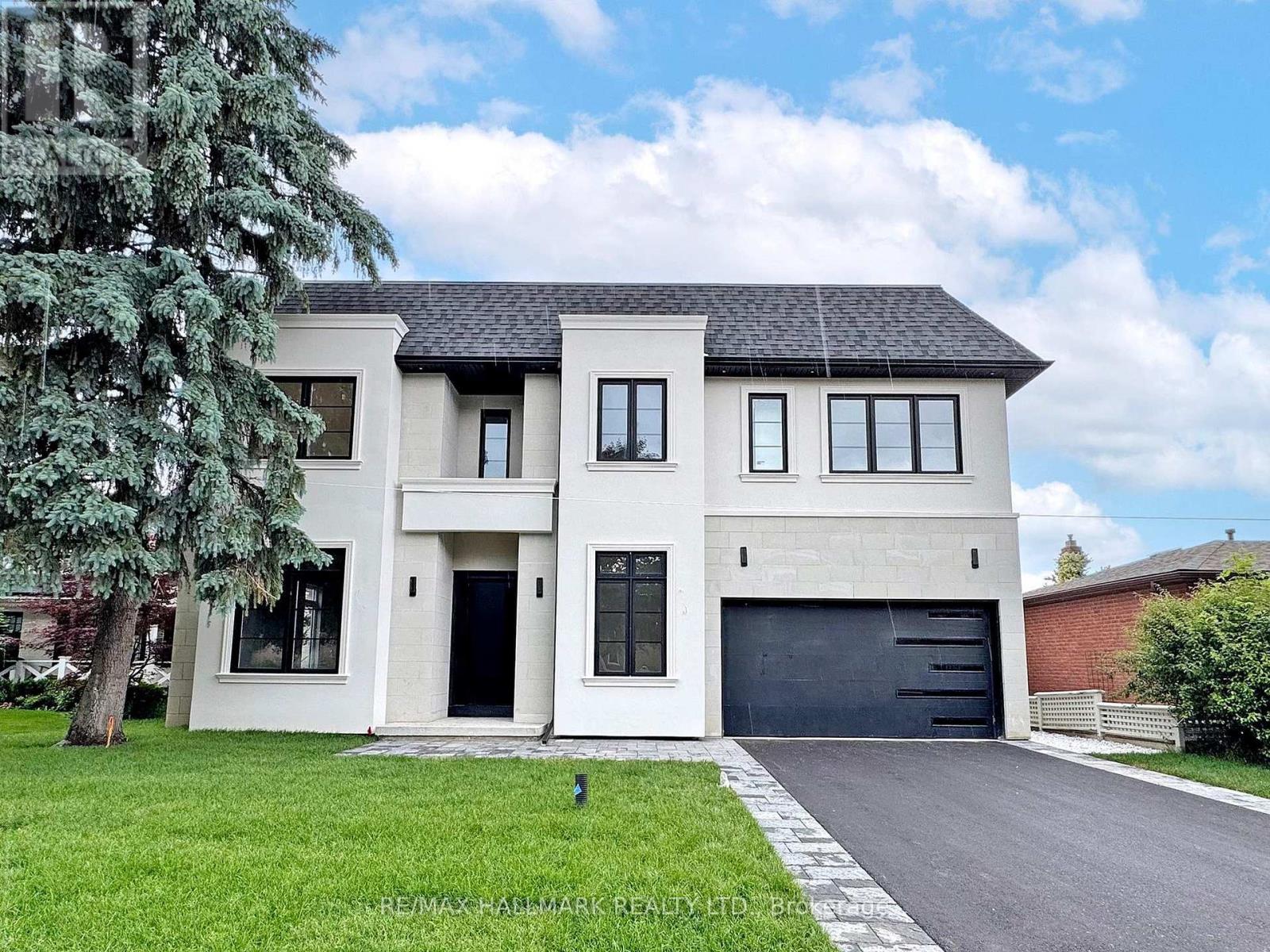 32 Cossar Dr, Aurora, ON L4G 3N8