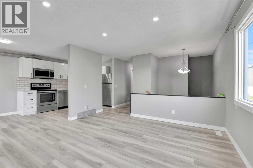 224 Pensville Close SE, Calgary, AB T2J 6K8