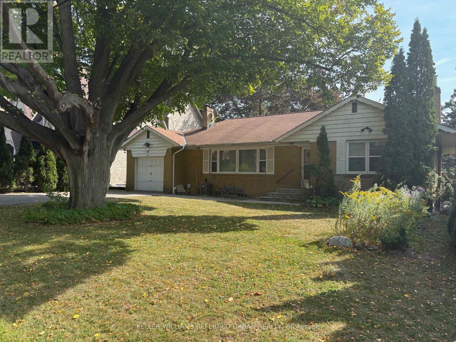 49 Rockingham Dr, Toronto Princess-rosethorn, ON M9A 1P5