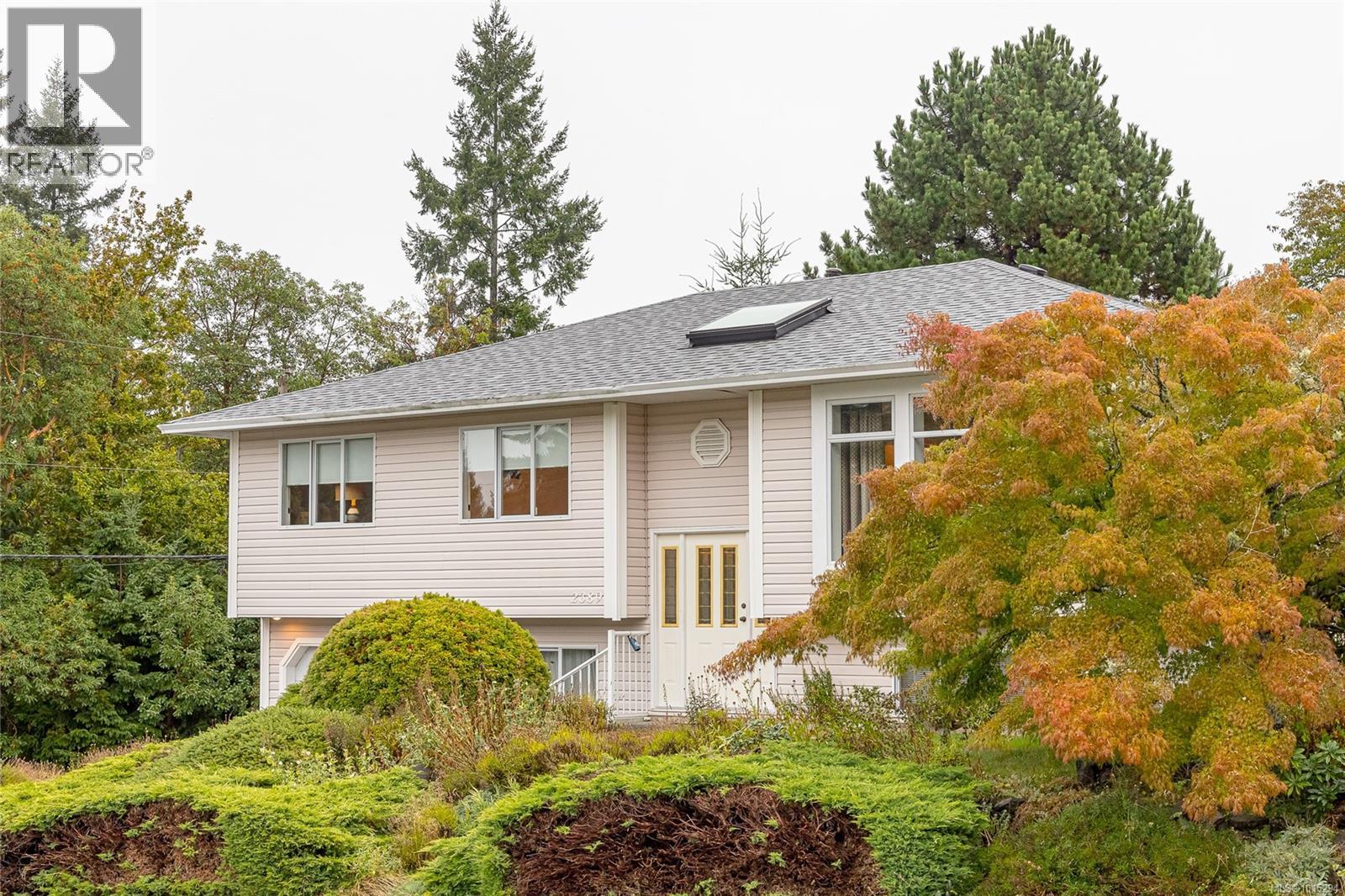 2389 Westhill Pl, Nanaimo, BC V9R 6M9