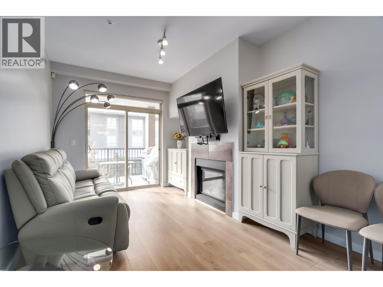 6077 London Road Unit 204, Richmond, BC V7E 6V5
