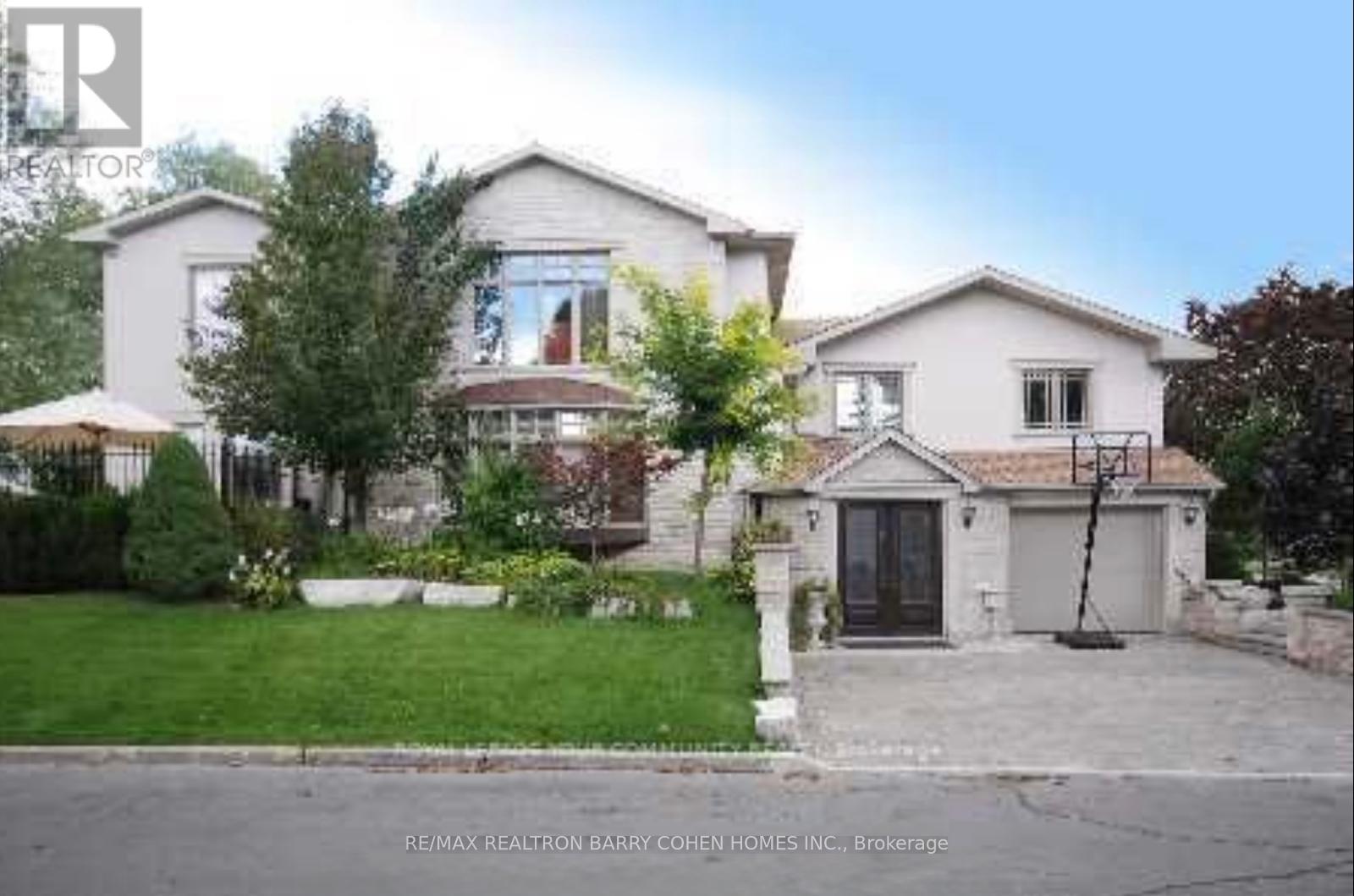 250 Betty Ann Dr, Toronto, ON M2R 1A7