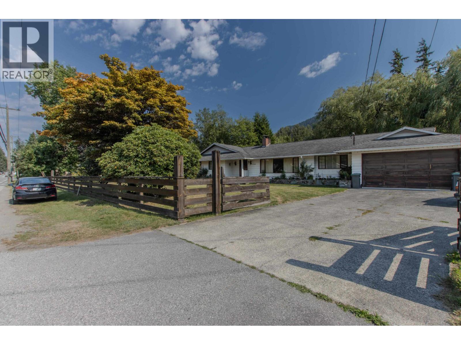 41560 Government Rd, Squamish, BC V0N 1H0