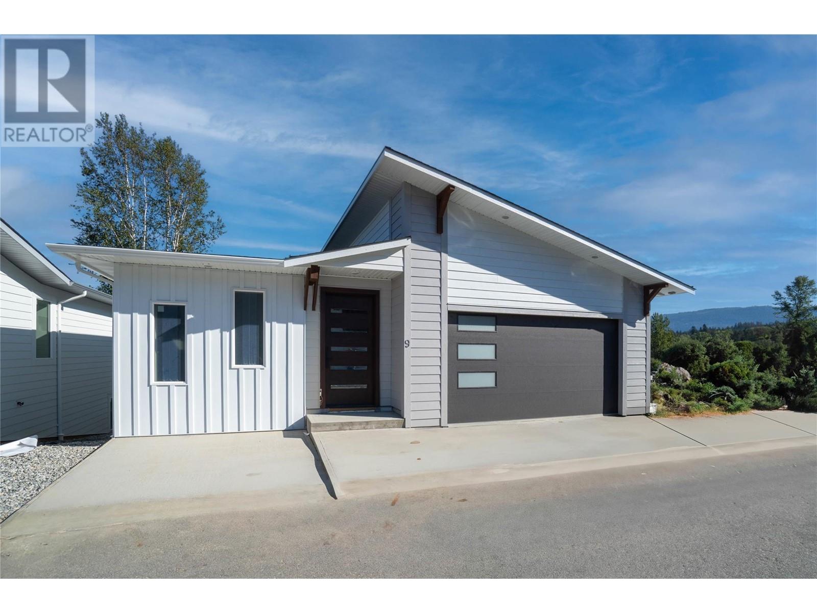 1840 10 Street Sw Unit 9, Salmon Arm, BC V1E 0H2