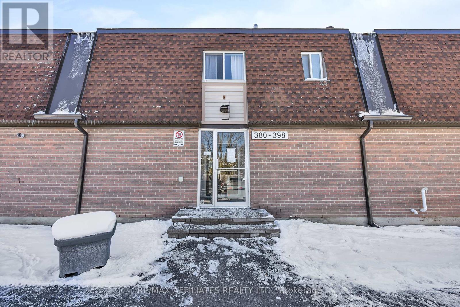 67 392 Garden Glen Private, Ottawa, ON K2G 1E4