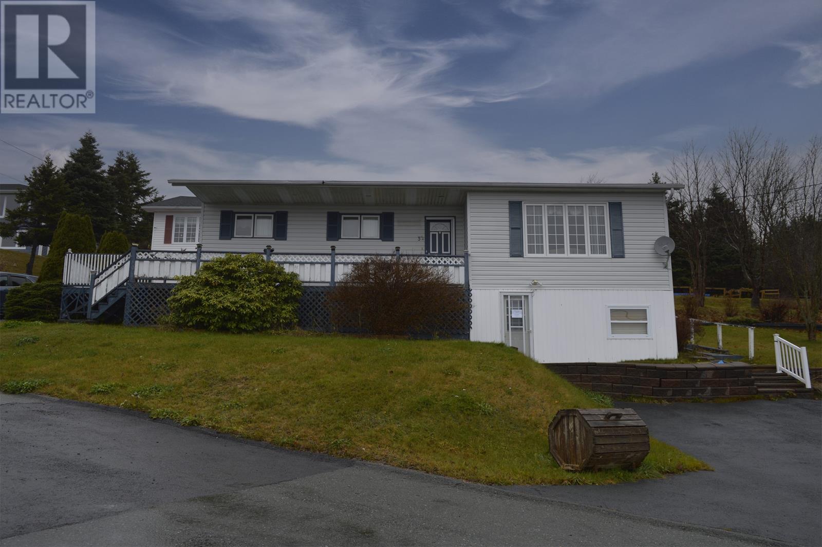 32 Bunker Hl, Carbonear, NL A1Y 1A8