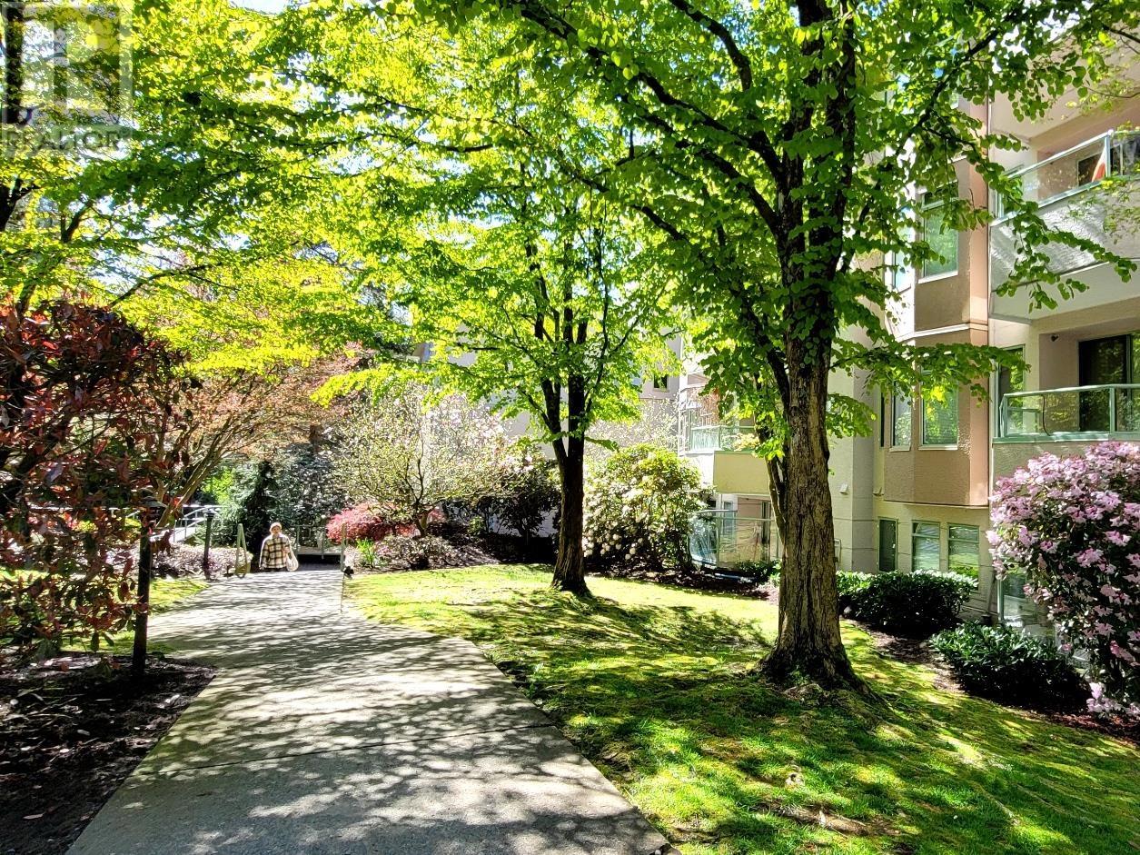 6737 Station Hill Court Unit 204, Burnaby, BC V3N 4V2