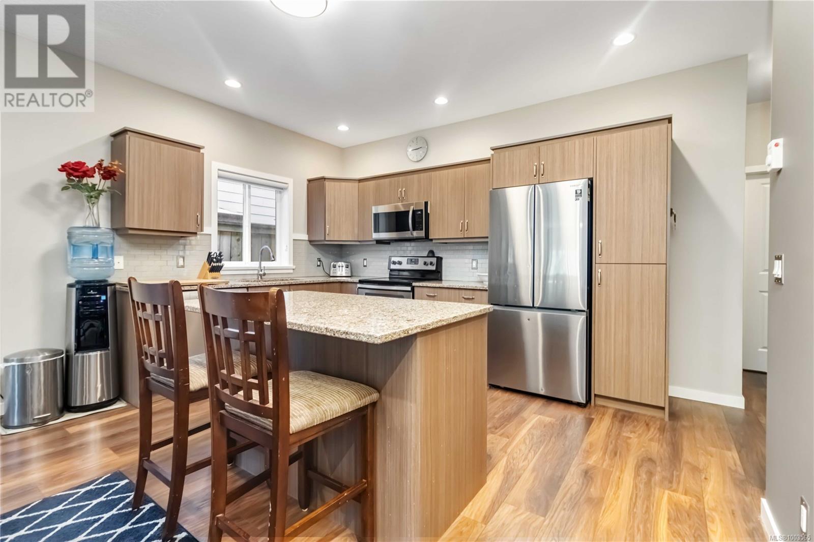 6994 Wright Rd, Sooke, BC V9Z 1M5