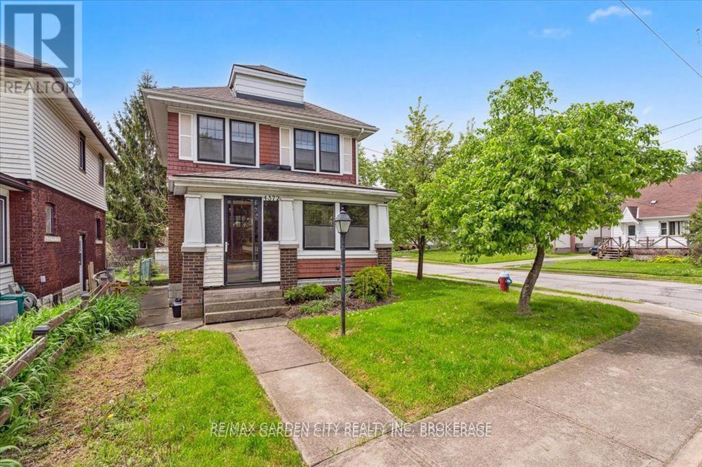 4372 Seneca St, Niagara Falls, ON L2E 1G6