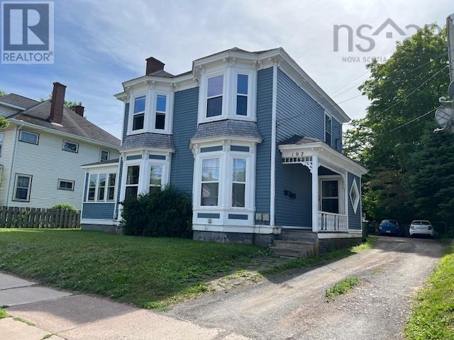 102 King St, Truro, NS B2N 3L1