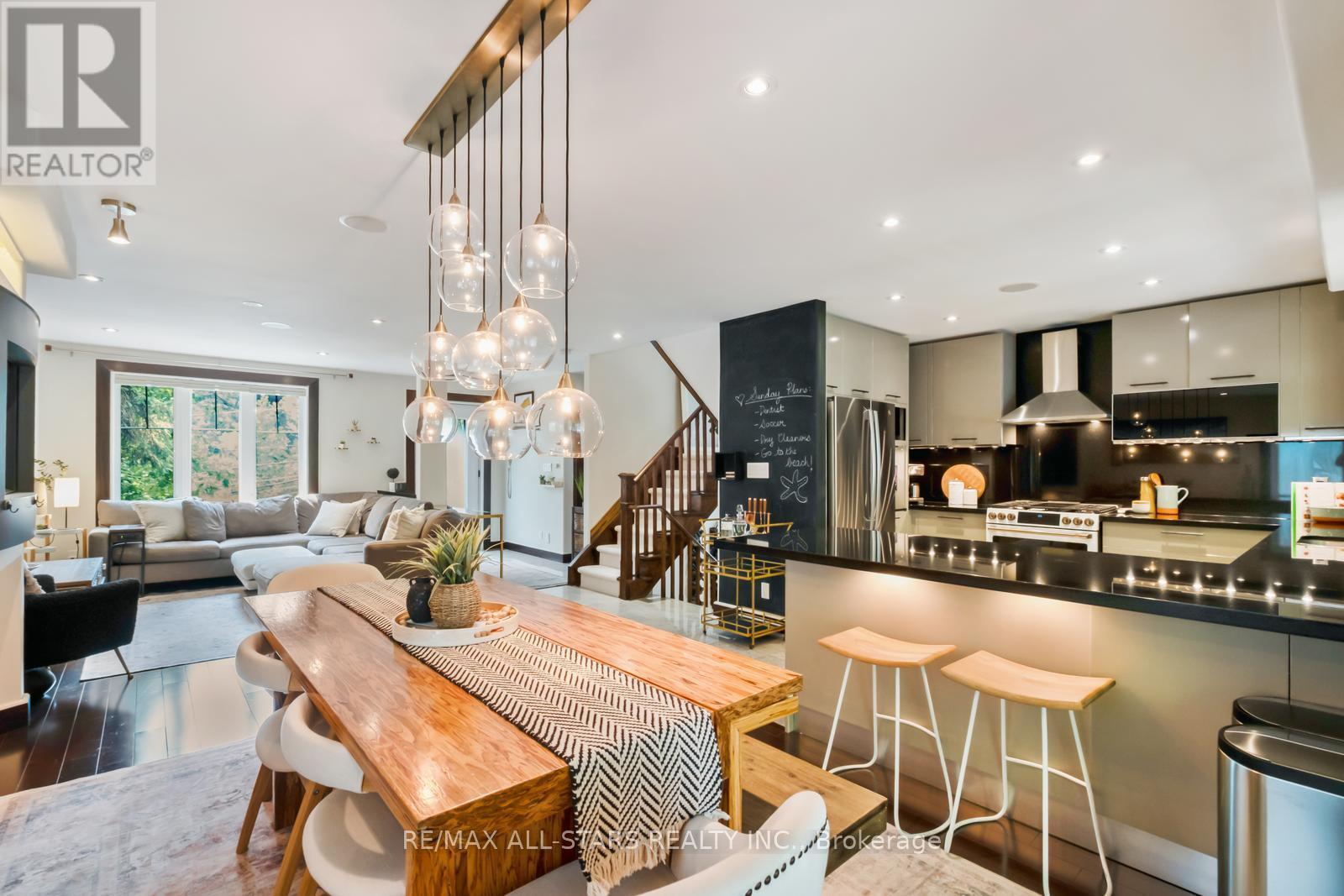 12 Glen Davis Cres, Toronto, ON M4E 1X5