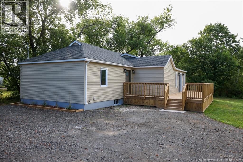 542 Salisbury Rd, Moncton, NB E1E 1B8