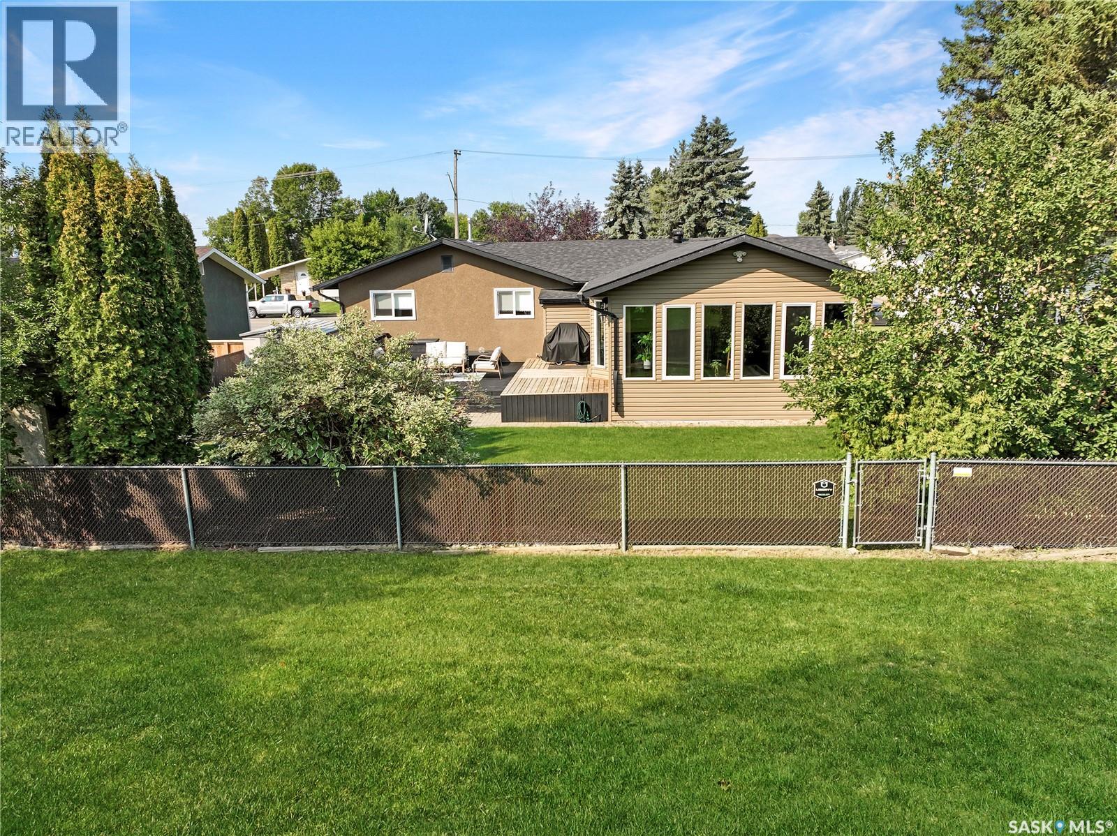 3078 6 Avenue West, Prince Albert, SK S6V 5L8