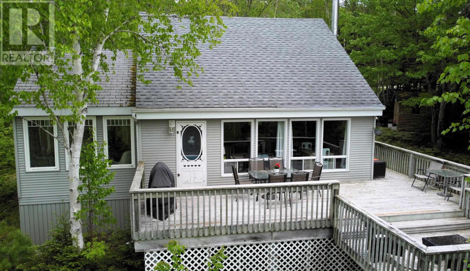 156 Lakewood Dr, Chester, NS B0J 1K0