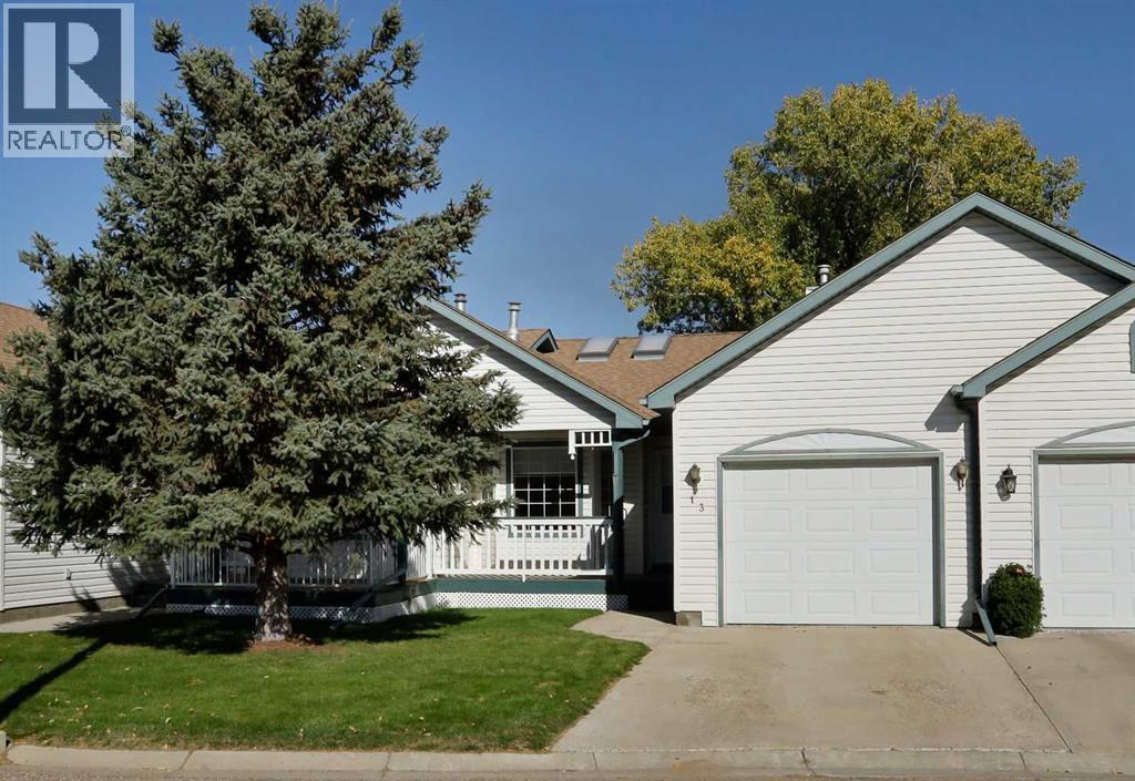 13 Fairview Park Ln W, Brooks, AB T1R 1G9