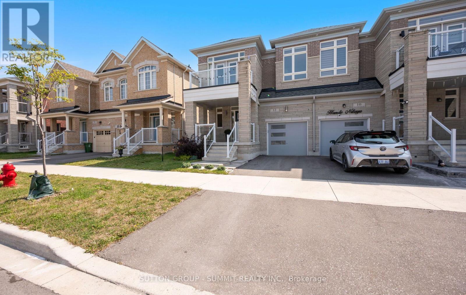 12 Great Falls Blvd, Hamilton Waterdown, ON L8B 1X8