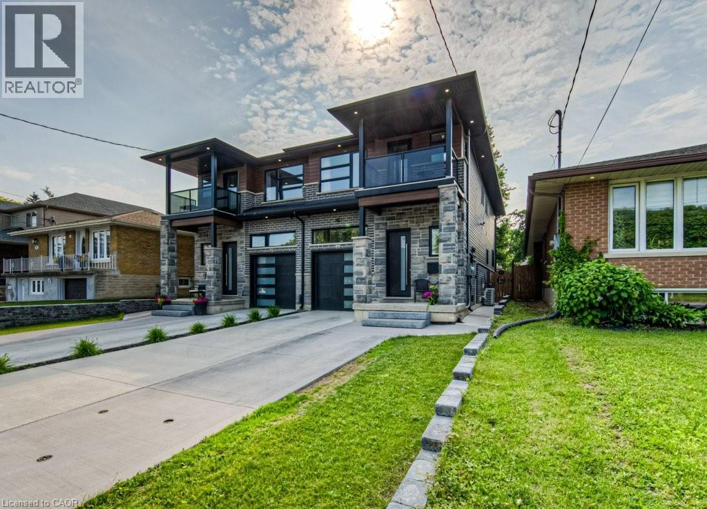 81 Fifth Ave, Kitchener, ON N2C 1P5