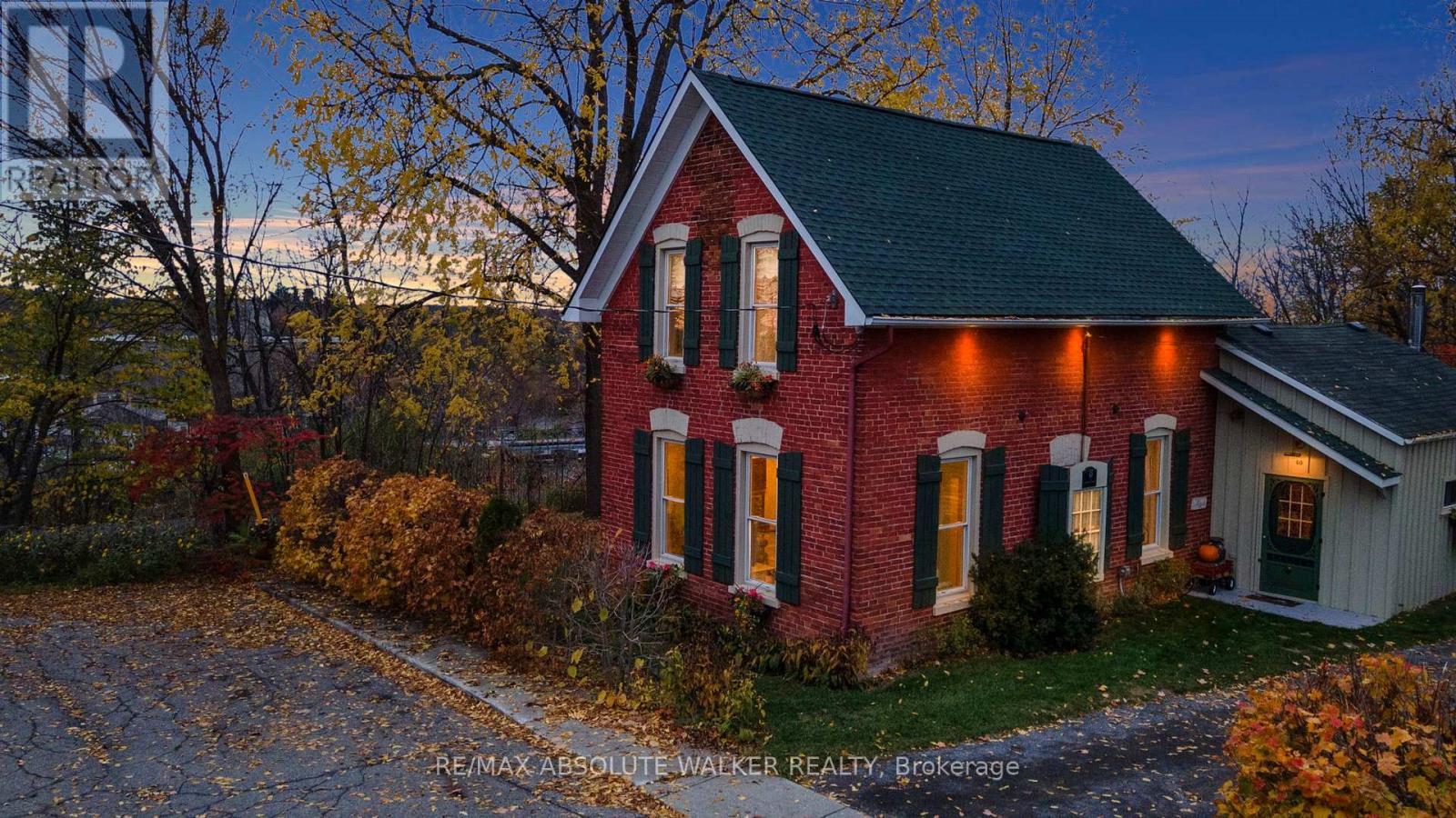 40 Thomas St, Mississippi Mills, ON K0A 1A0