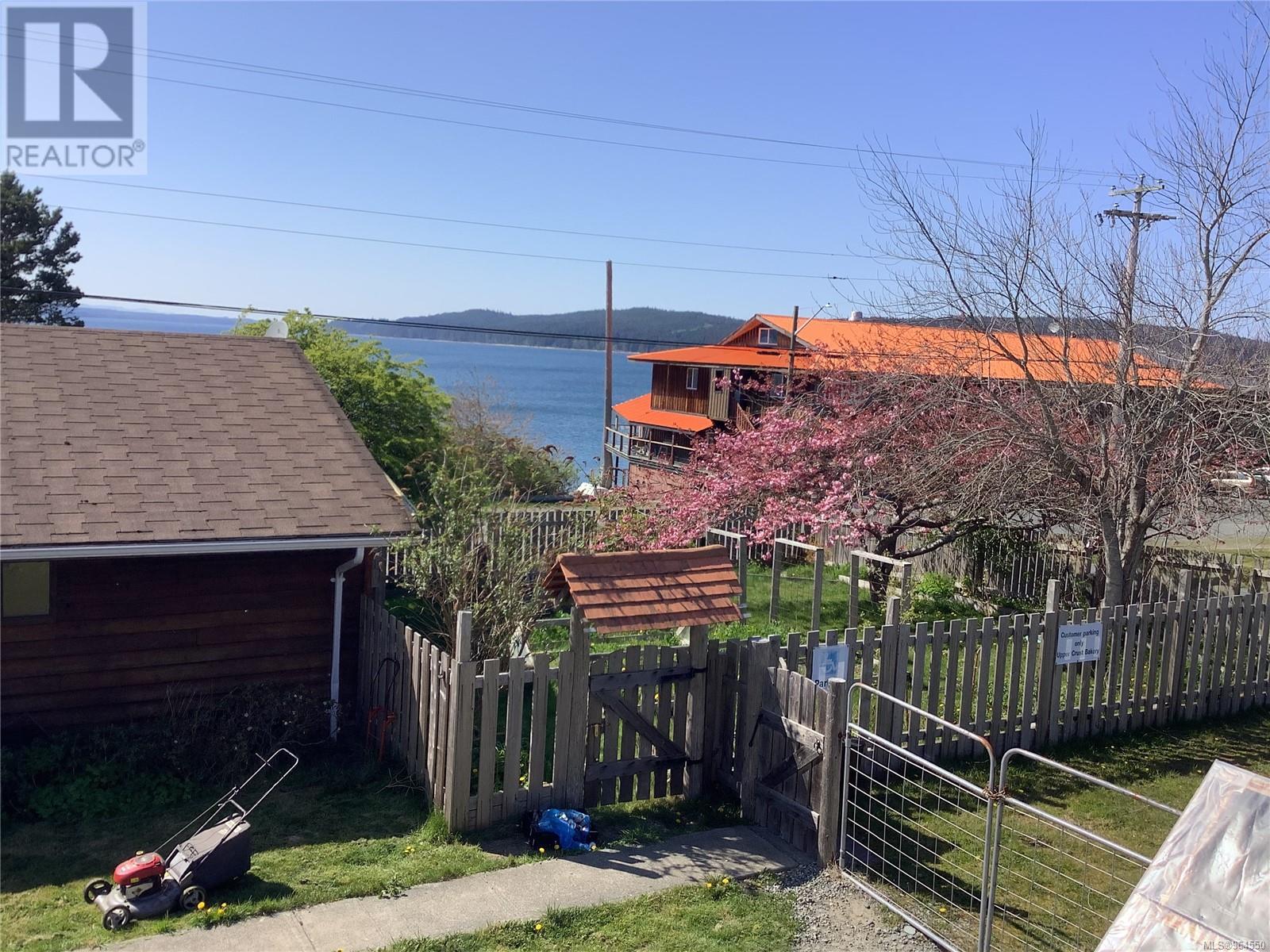 185 1 St #185, Mount Waddington A, BC V0N 3E0