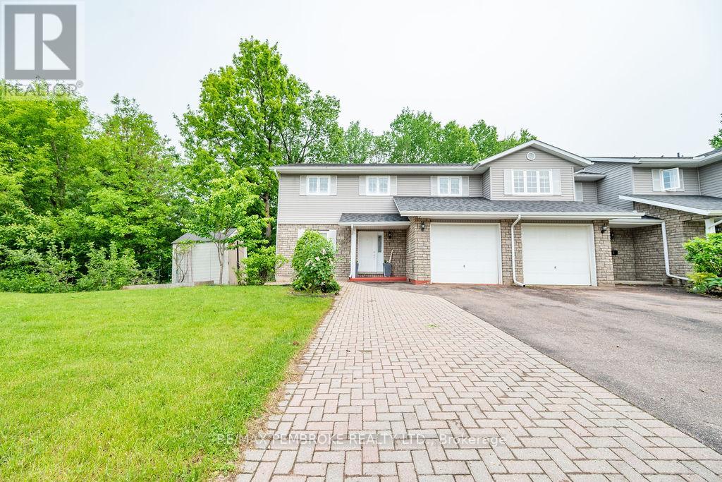 7 Vermont Mdws, Petawawa, ON K8H 3N3
