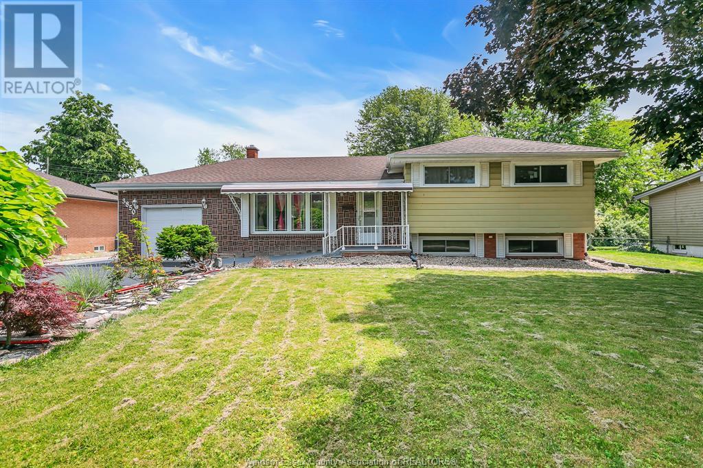3850 Harcourt, Windsor, ON N9G 1B6