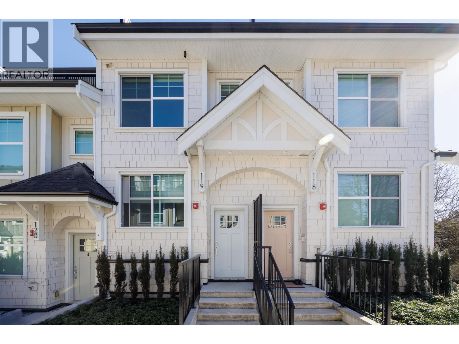 707 Robinson Street Unit 119, Coquitlam, BC V3J 0M9