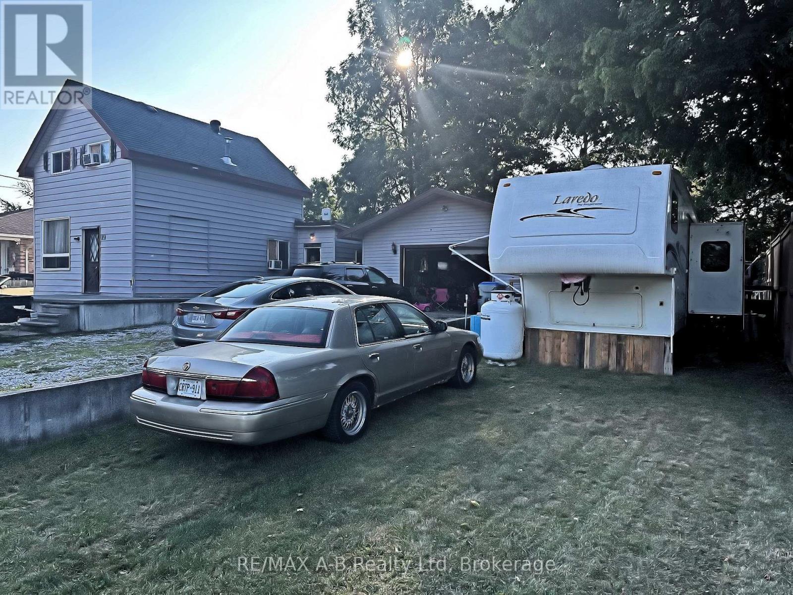 19 Coleman St, Huron East, ON N0K 1W0