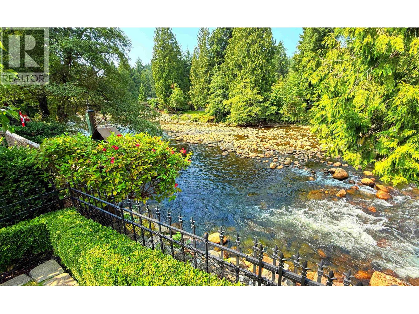 849 Riverside Dr, North Vancouver, BC V7H 1V6