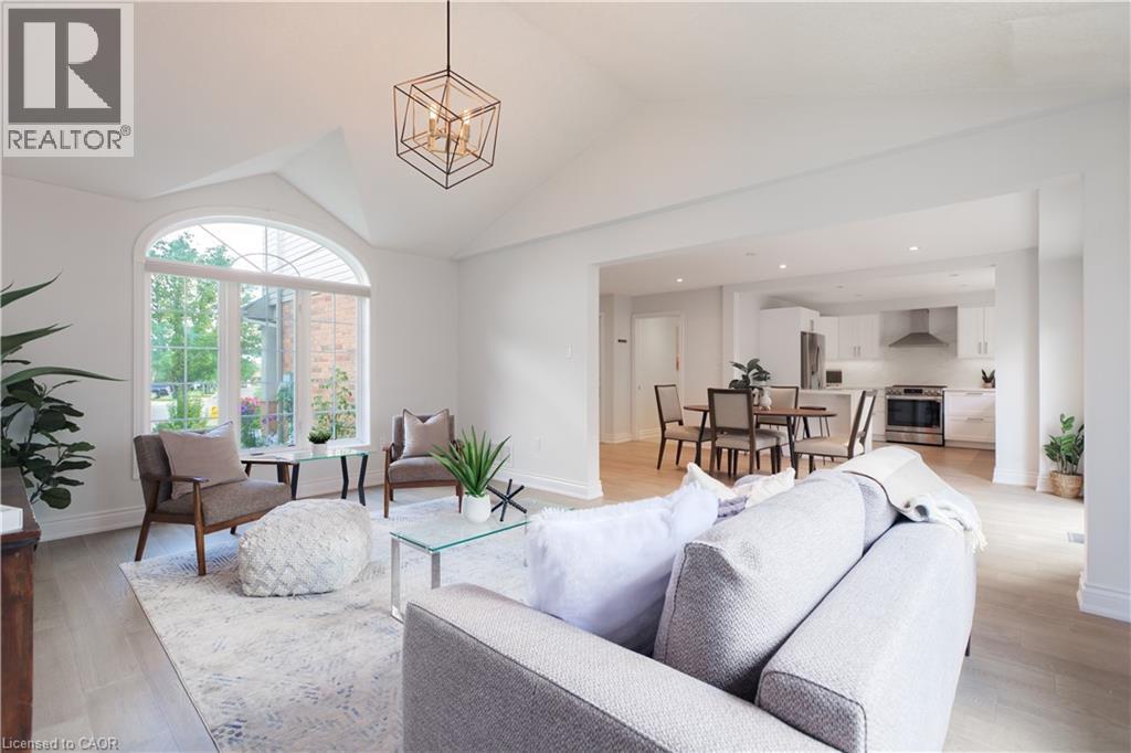 83 Benedict Pl, Hamilton, ON L9A 0A4
