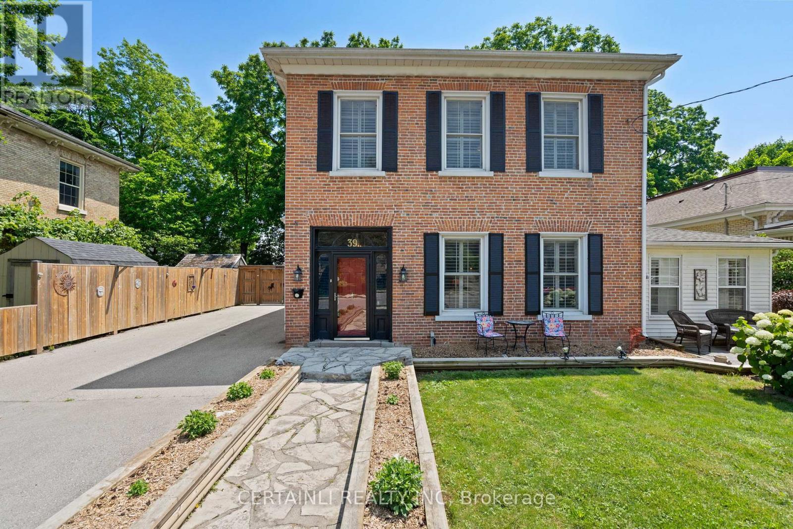 39 William St, St. Thomas, ON N5R 3H1